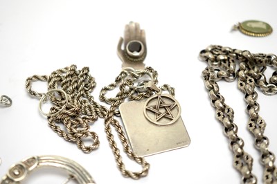 Lot 153 - A collection of silver jewellery and collectible accessories