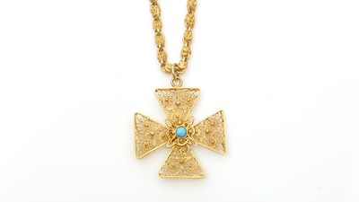 Lot 750 - A gold Maltese-Cross pattern pendant
