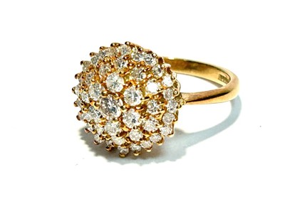 Lot 178 - A diamond cluster ring