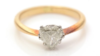 Lot 650 - A single stone solitaire diamond ring