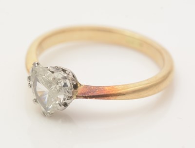 Lot 650 - A single stone solitaire diamond ring