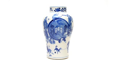 Lot 829 - Chinese blue and white vase