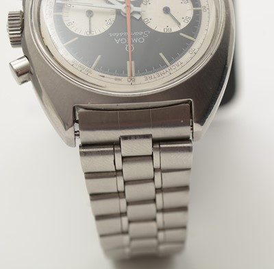 Lot 554 - Omega Seamaster: a steel cased manual-wind chronograph wristwatch