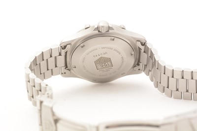 Lot 566 - Tag Heuer: a steel cased automatic wristwatch