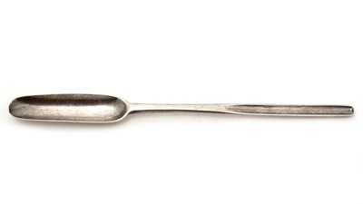 Lot 354 - A George I silver marrow scoop