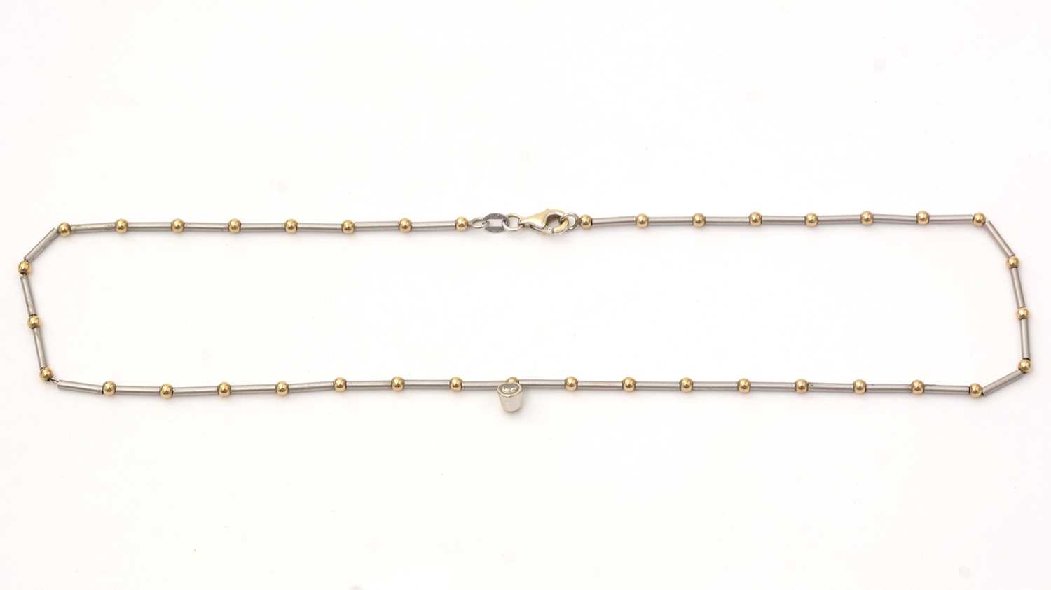 Lot 117 - A solitaire diamond necklace