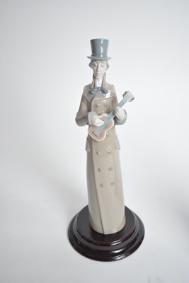 Lot 289 - A Lladro ceramic table bell band