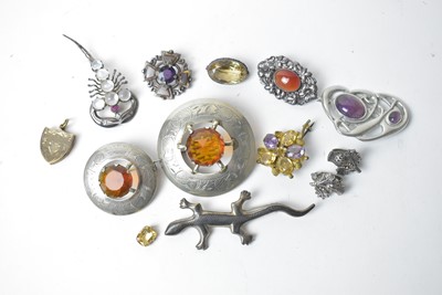 Lot 224 - A selection of Scottish silver