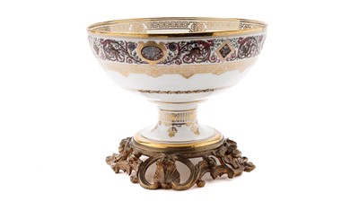 Lot 833 - Sevres Fontainbleau footed bowl on stand