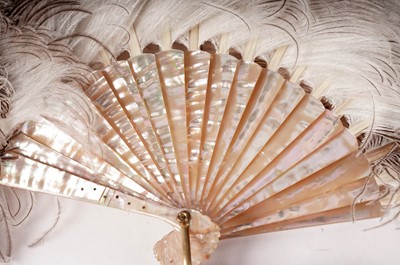 Lot 966 - A Belle Epoque ostrich feather fan retailed by Duvelleroy