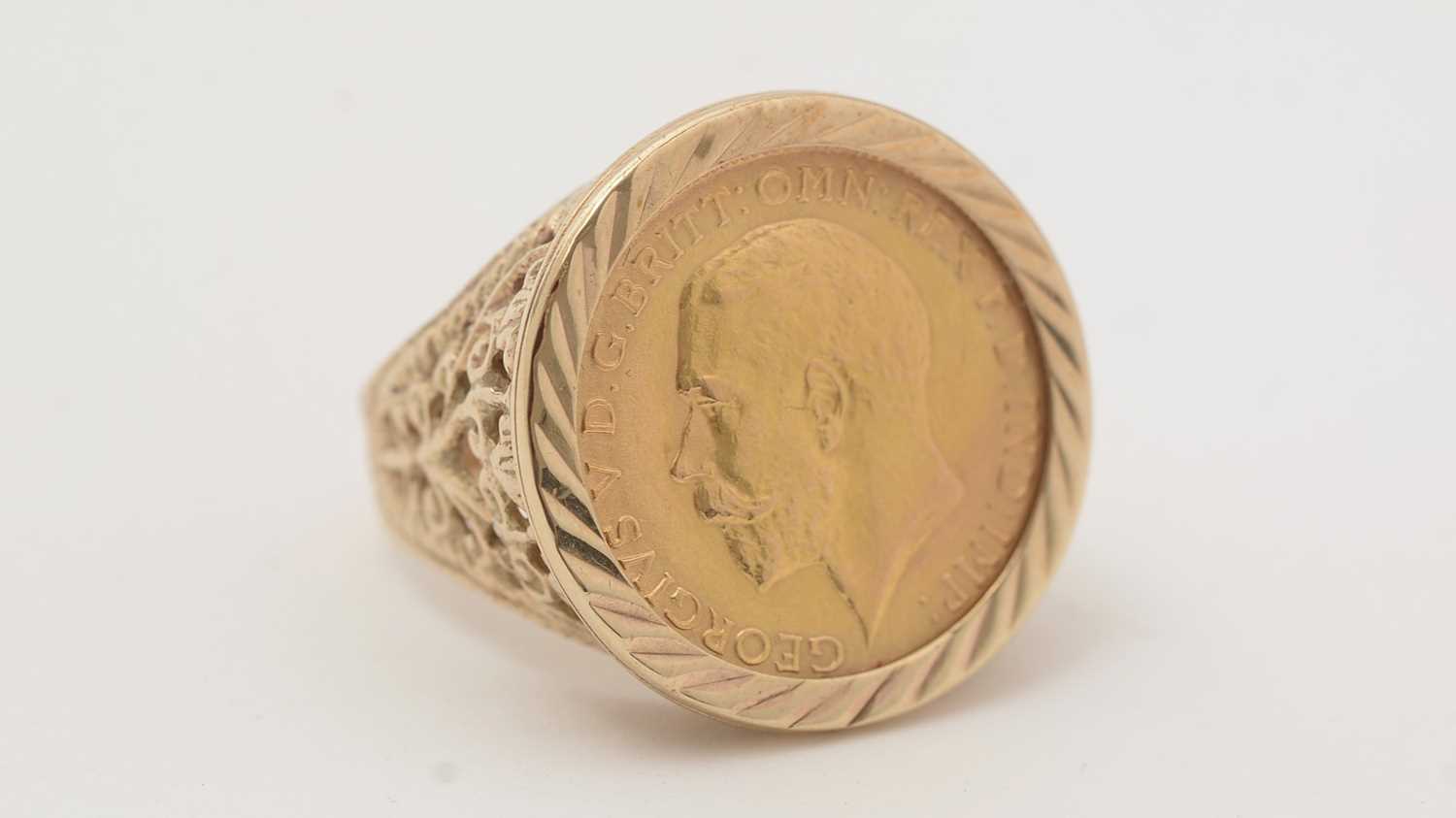 Pre-Owned Gold Sovereign Ring Mount - Full Sovereign