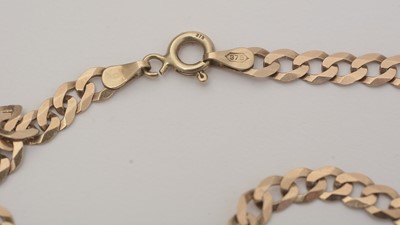 Lot 110 - A 9ct yellow gold curb link chain necklace