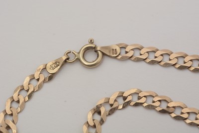 Lot 110 - A 9ct yellow gold curb link chain necklace