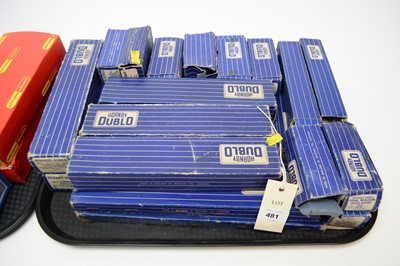 Lot 481 - A selection of Hornby Dublo 00-Gauge model railway items