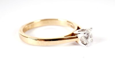 Lot 1181 - A single stone solitaire diamond ring
