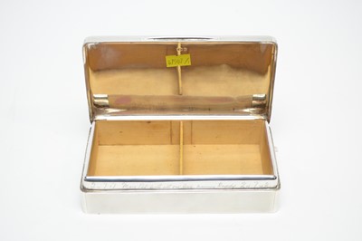 Lot 226 - An Art Deco silver box