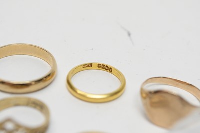 Lot 185 - A selection of gold rings