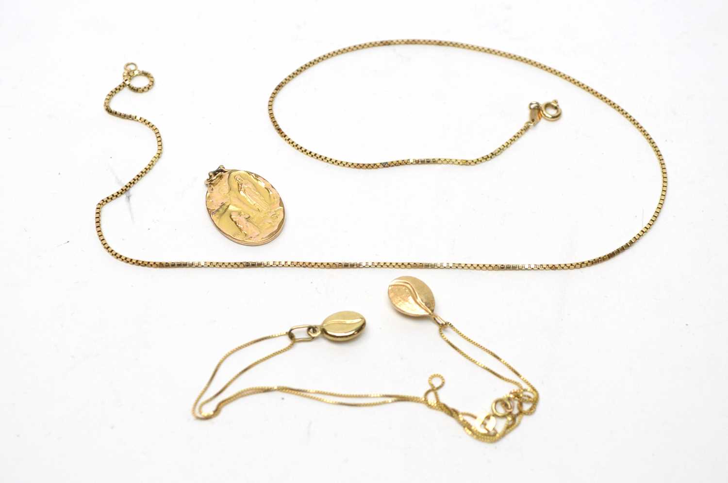 Lot 187 - A collection of gold and other jewellery