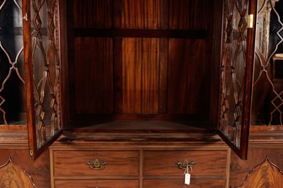 Lot 971 - W M Richardson, Leeds: A large good quality Georgian style mahogany breakfront glazed bookcase