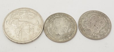 Lot 427 - A small collection British coins, including four 1935 'rocking horse' crowns