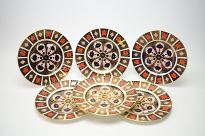 Lot 454 - A collection of Royal Crown Derby ‘Old Imari’ plates