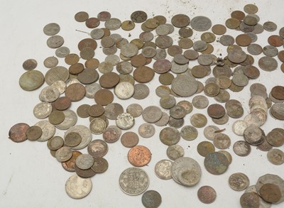 Lot 447 - A collection of coins