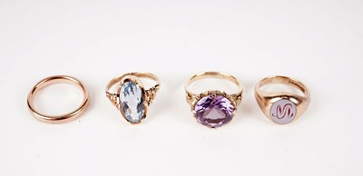 Lot 422 - Four gold rings