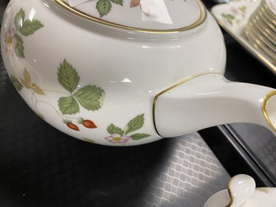 Lot 468 - A Wedgewood ‘Wild Strawberry’ pattern tea and coffee service