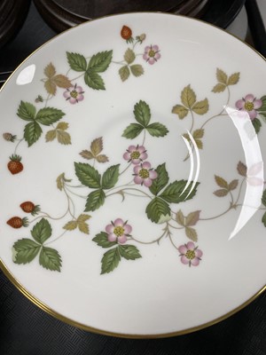 Lot 468 - A Wedgewood ‘Wild Strawberry’ pattern tea and coffee service