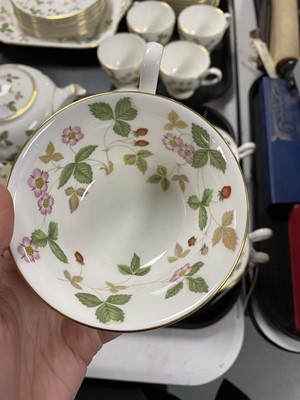 Lot 468 - A Wedgewood ‘Wild Strawberry’ pattern tea and coffee service