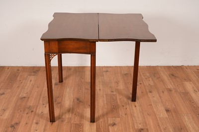 Lot 31 - Kittinger & Buffalo: A Georgian-style mahogany serpentine fronted tea table