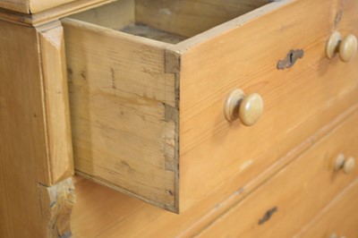 Lot 5 - A 20th Century pine chest of drawers