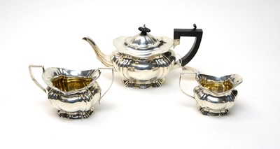 Lot 222 - An Edwardian silver three-piece tea service