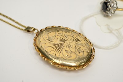 Lot 261 - A selection of gold jewellery