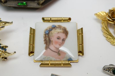 Lot 273 - A collection of silver and costume jewellery