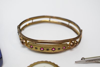 Lot 273 - A collection of silver and costume jewellery