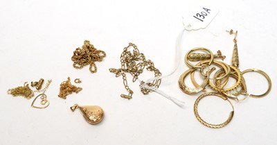 Lot 130A - A selection of gold and other jewellery