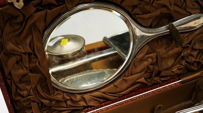 Lot 414 - A selection of silver mounted dressing table items
