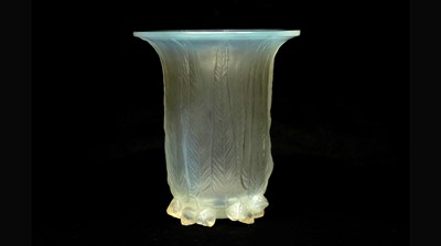 Lot 850 - Lalique Eucalyptus pattern vase