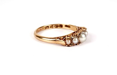 Lot 426 - An Edwardian pearl and diamond ring