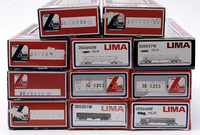 Lot 552 - Lima 00-gauge rolling stock