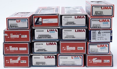 Lot 557 - Lima Trains 00-gauge rolling stock