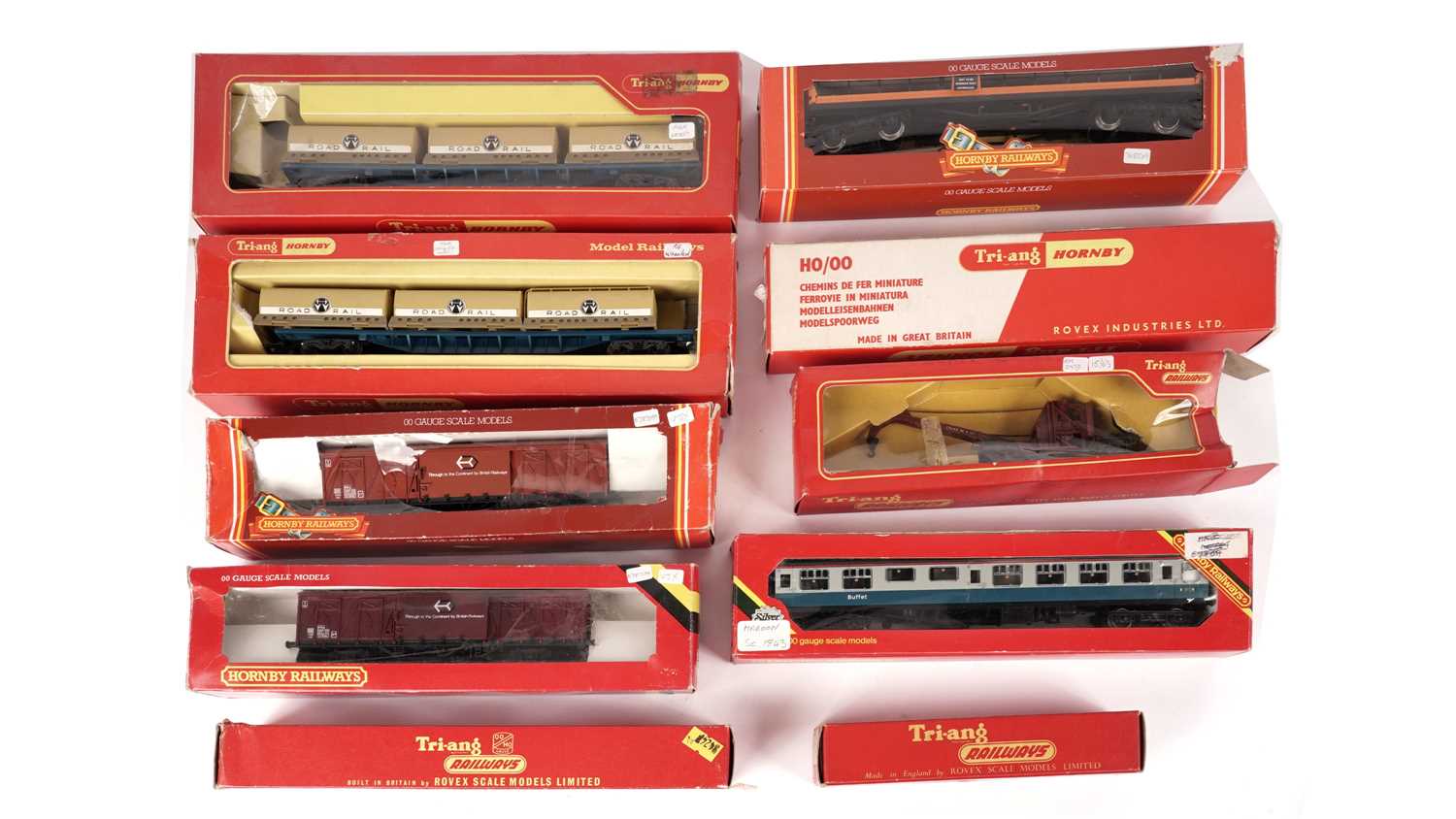 Lot 561 - Hornby model railway 00-gauge rolling stock