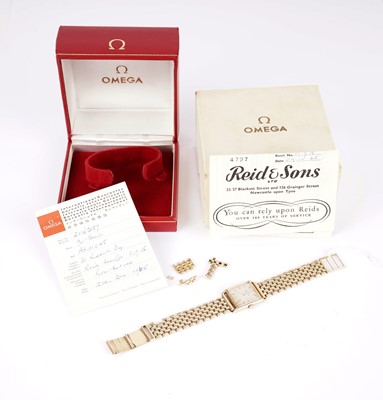Lot 485 - An 18ct yellow gold cased Omega wristwatch