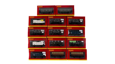 Lot 618 - Hornby 00-gauge rolling stock