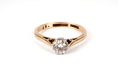 Lot 448 - A solitaire diamond ring