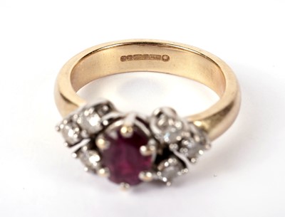 Lot 447 - A ruby and diamond ring