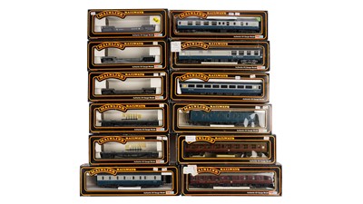 Lot 623 - Mainline railways for Palitoy 00-gauge rolling stock