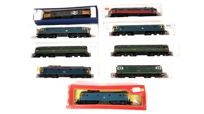 Lot 635 - Hornby 00-gauge diesel and diesel electric locomotives