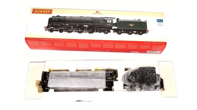 Lot 639 - Hornby 00-gauge steam locomotive and tender